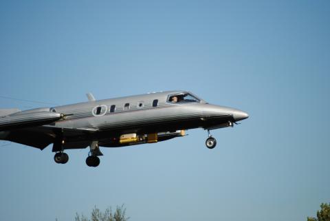 SPEC Lear Jet Landing